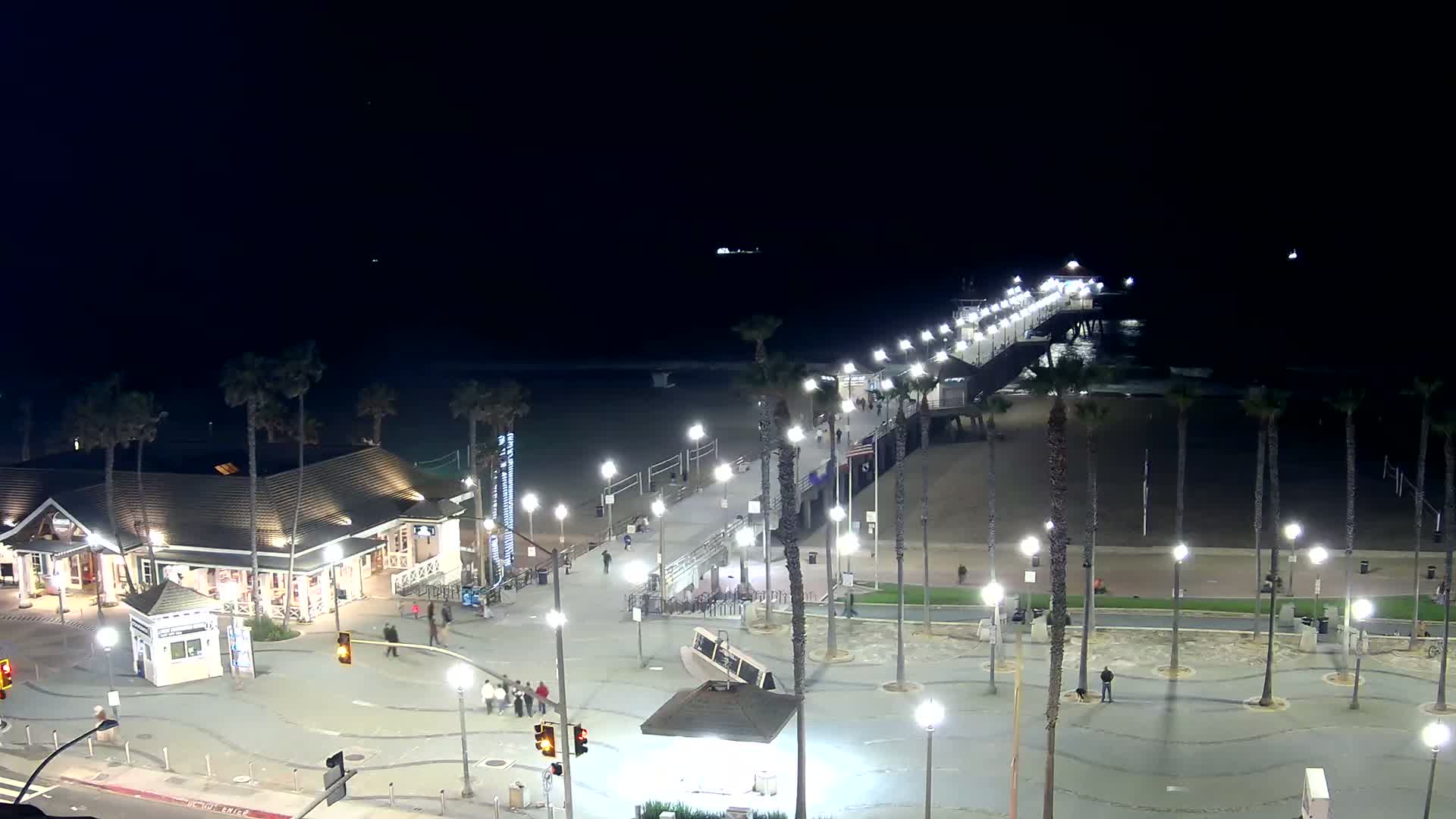 Live view of Huntington Beach pier